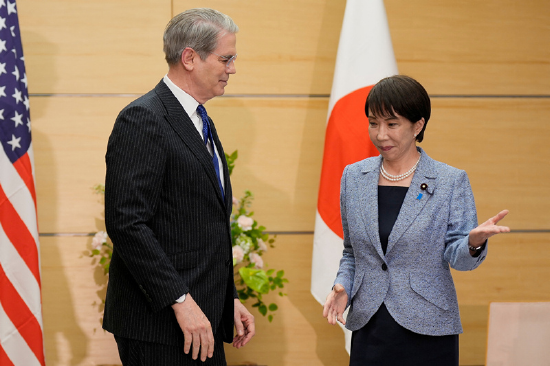 没人喜欢被指手画脚 日本央行行长却同时面对两个“指挥者	”